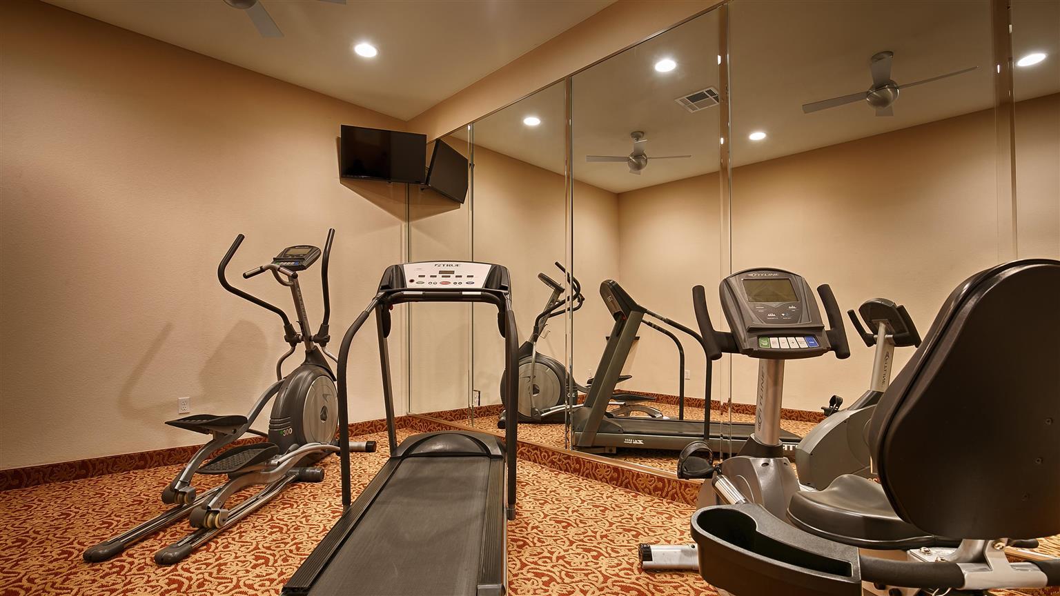 Best Western Inn & Suites Cleveland Ngoại thất bức ảnh